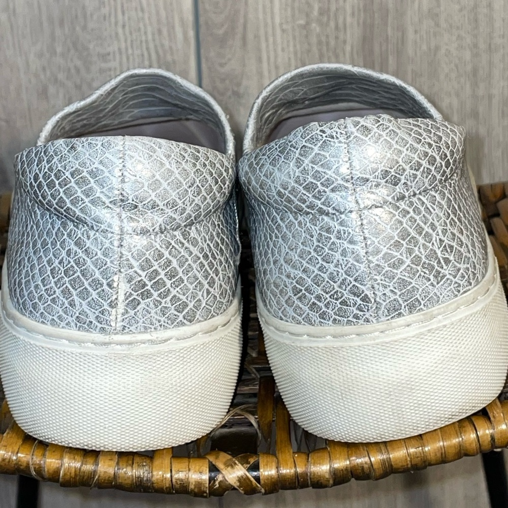 J Slides Jibbie Slip On Snake Embossed Leather Sn… - image 5